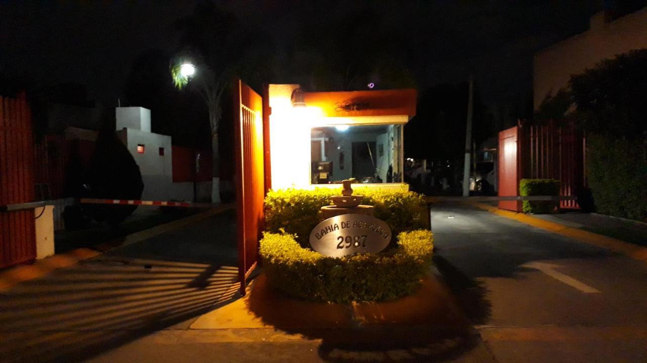 Villa Casa Ejecutivo Zona Iteso Bahía de Acapulco Guadalajara Exterior foto
